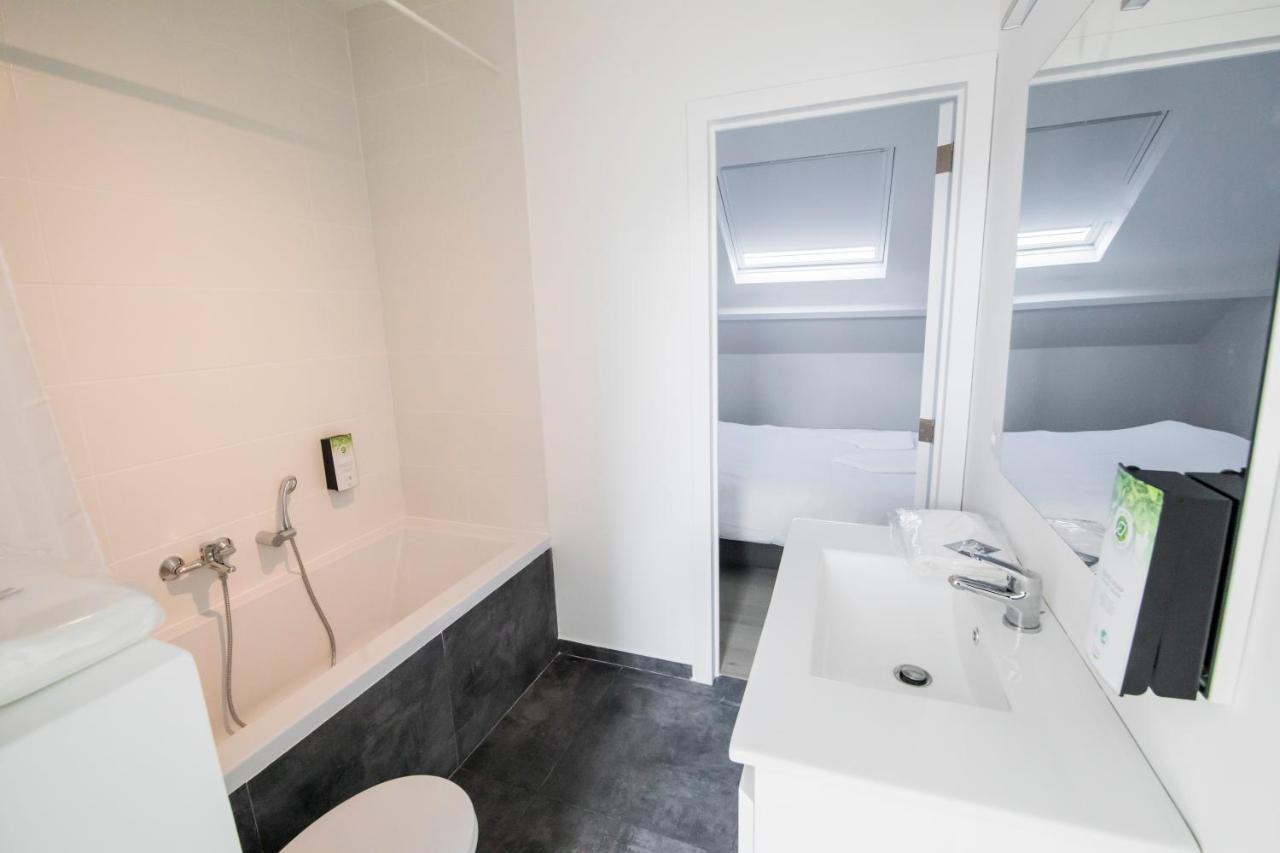Travelease - Midi Bed and Breakfast Anderlecht Buitenkant foto