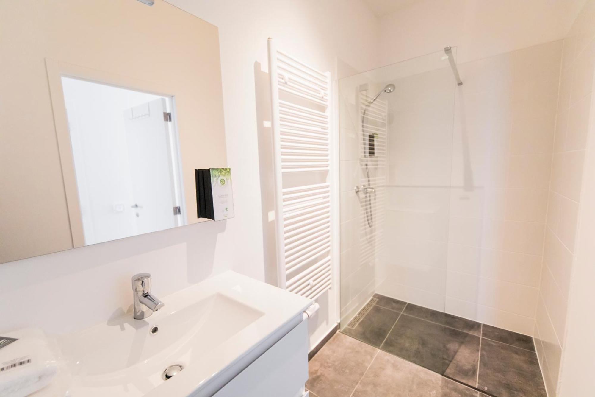 Travelease - Midi Bed and Breakfast Anderlecht Buitenkant foto
